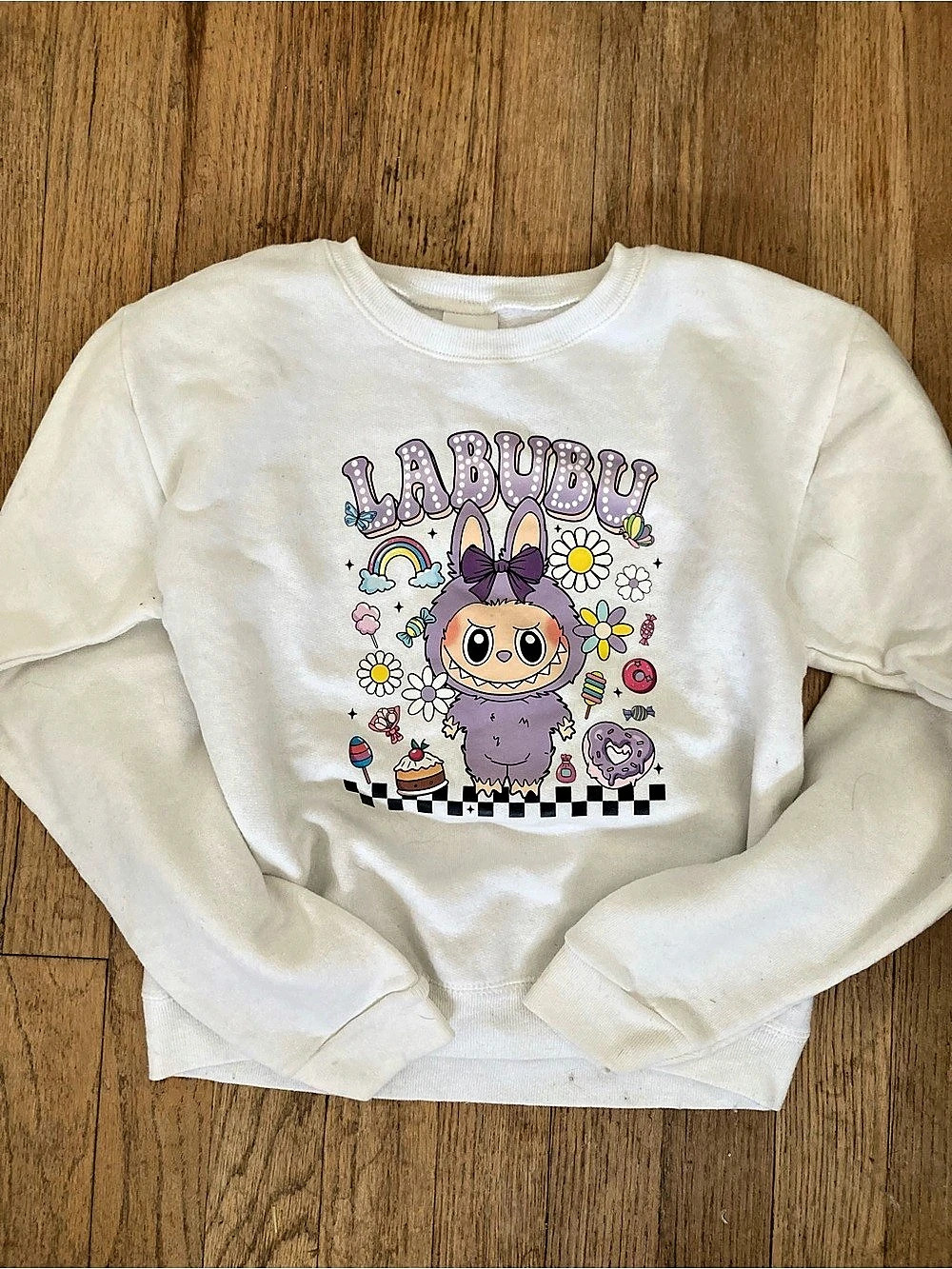 Hanes Graphic Sweatshirt in White Size YM (10-12)